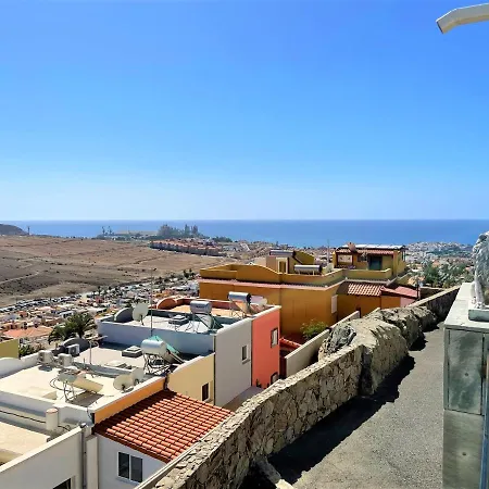 Appartement With Great Views And Pool