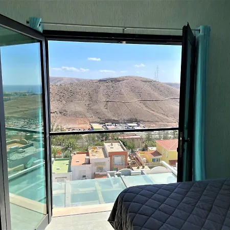 With Great Views And Pool Apartment *