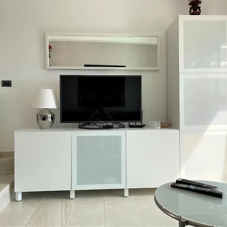 With Great Views And Pool Apartment *