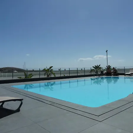 Apartment With Great Views And Pool
